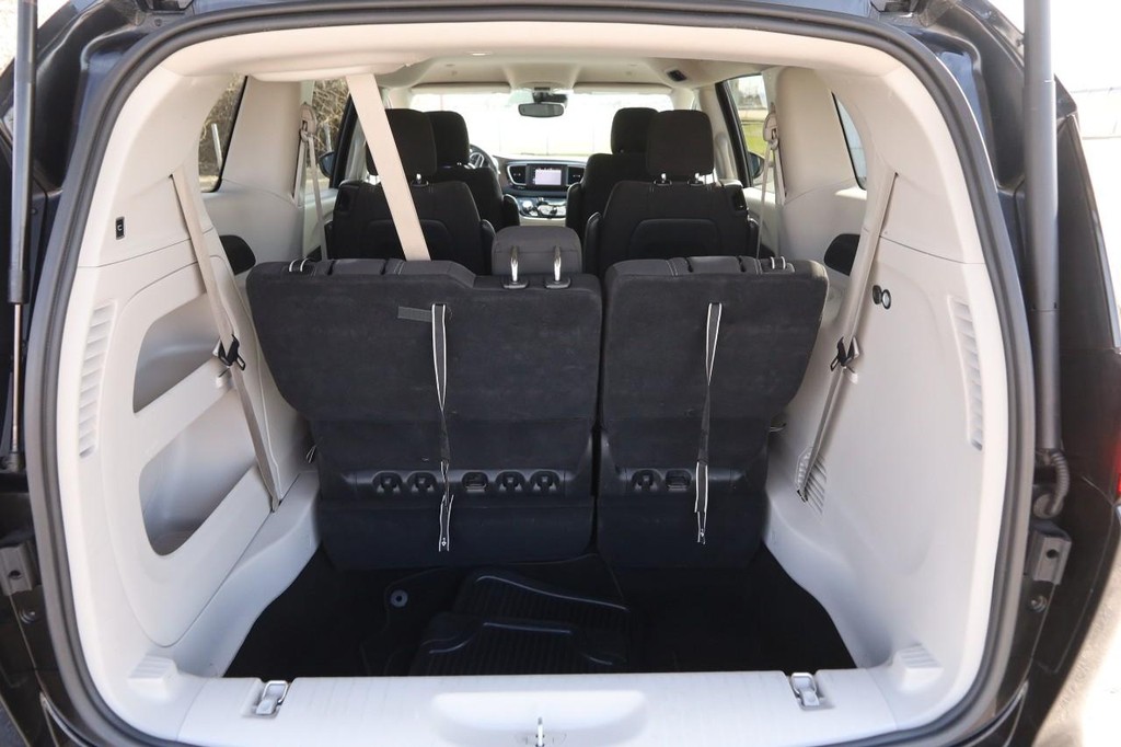 Chrysler Voyager Vehicle Image 07