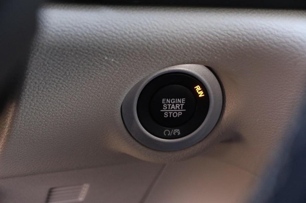 Chrysler Voyager Vehicle Image 17