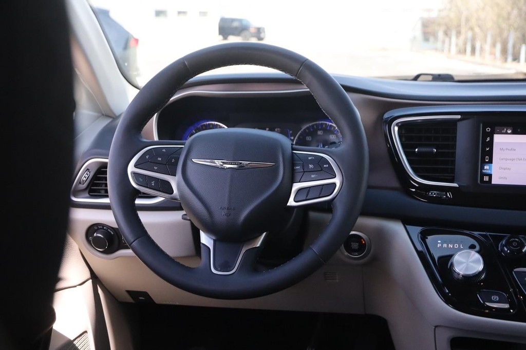 Chrysler Voyager Vehicle Image 25