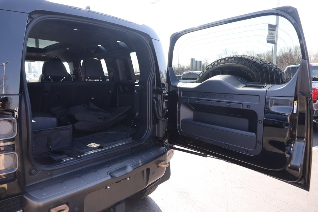 Land Rover Defender Vehicle Image 08