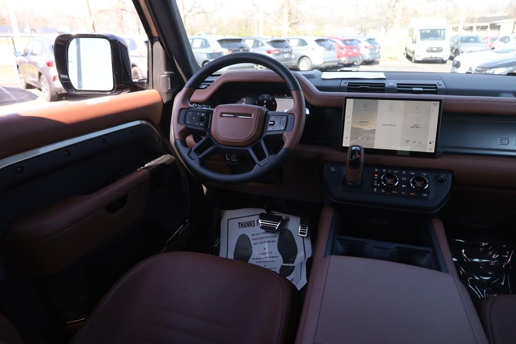 Land Rover Defender Vehicle Image 28