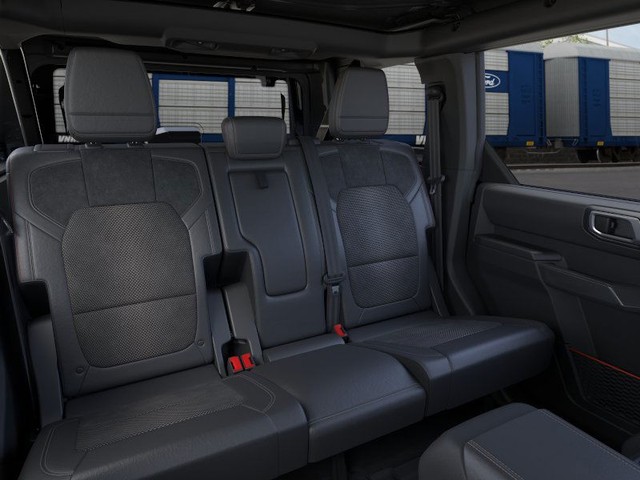 Ford Bronco Vehicle Full-screen Gallery Image 11