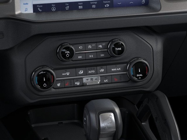 Ford Bronco Vehicle Full-screen Gallery Image 16