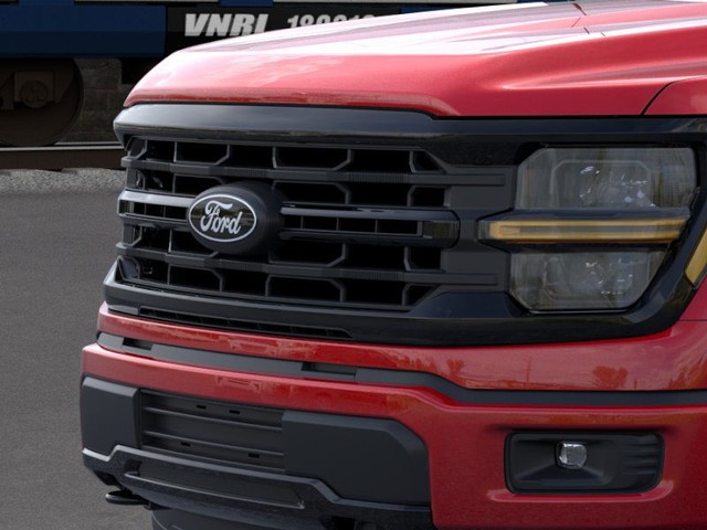 Ford F-150 Vehicle Full-screen Gallery Image 17