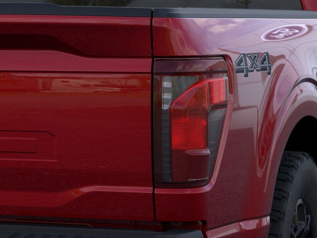 Ford F-150 Vehicle Full-screen Gallery Image 21