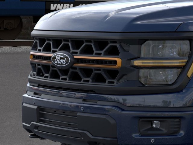 Ford F-150 Vehicle Full-screen Gallery Image 17