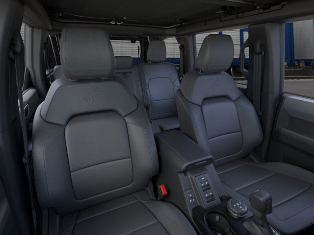 Ford Bronco Vehicle Full-screen Gallery Image 10