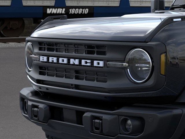 Ford Bronco Vehicle Full-screen Gallery Image 19