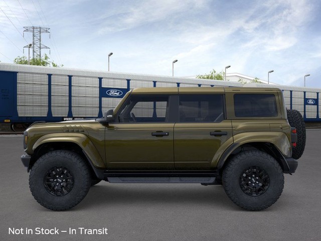 Ford Bronco Vehicle Full-screen Gallery Image 3