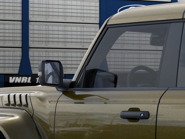 Ford Bronco Vehicle Full-screen Gallery Image 22