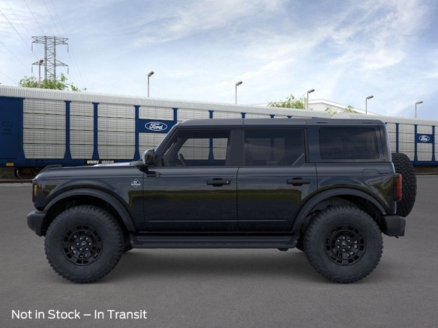 Ford Bronco Vehicle Full-screen Gallery Image 3