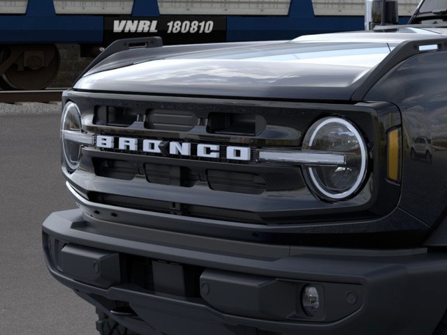 Ford Bronco Vehicle Full-screen Gallery Image 19