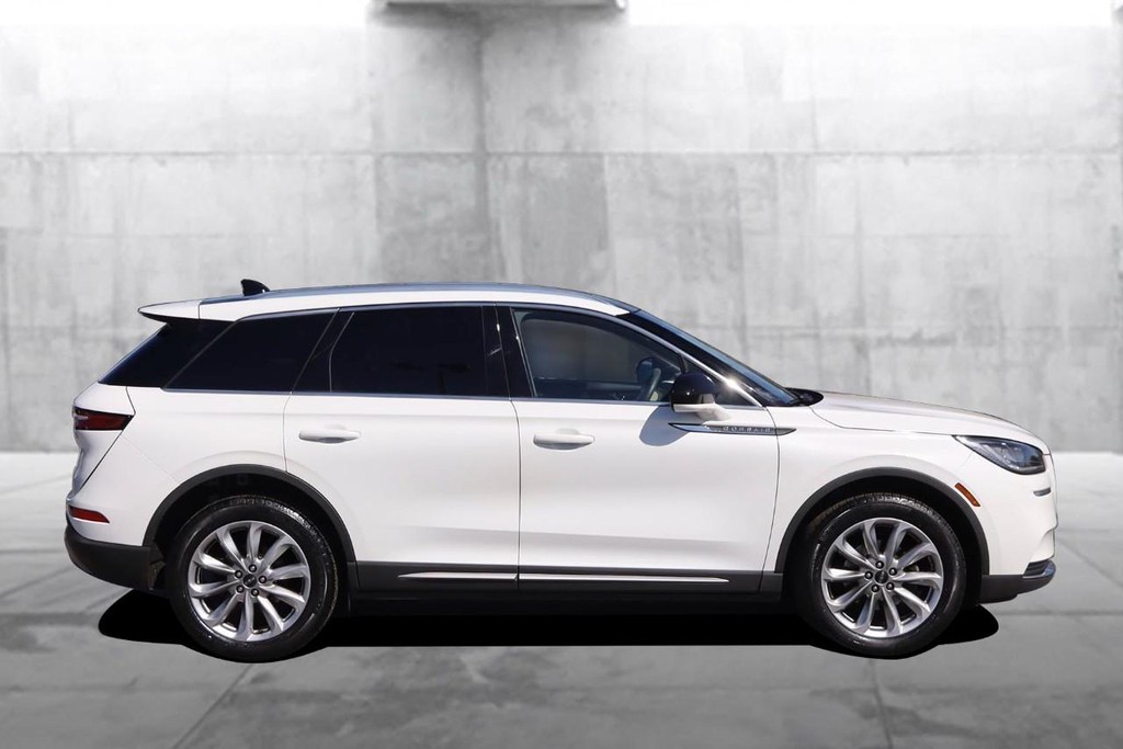 Lincoln Corsair Vehicle Full-screen Gallery Image 5