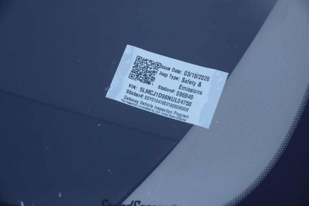 Lincoln Corsair Vehicle Full-screen Gallery Image 7