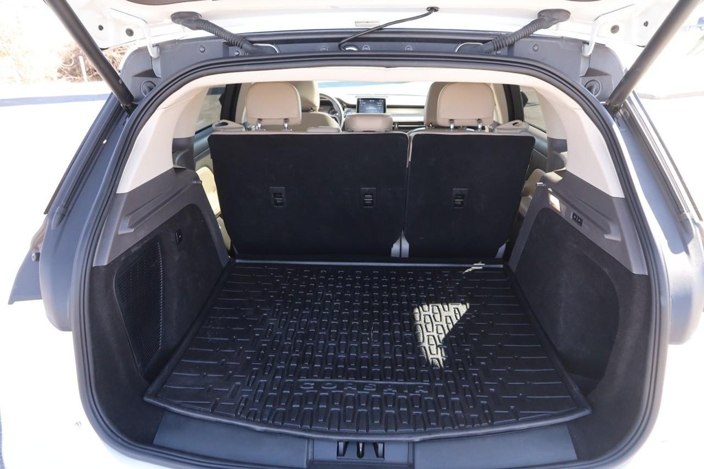 Lincoln Corsair Vehicle Full-screen Gallery Image 8