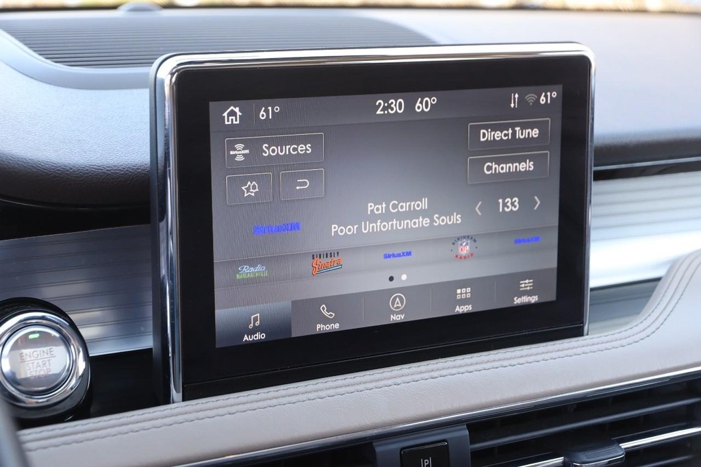 Lincoln Corsair Vehicle Full-screen Gallery Image 18