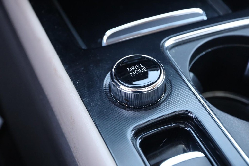 Lincoln Corsair Vehicle Full-screen Gallery Image 21