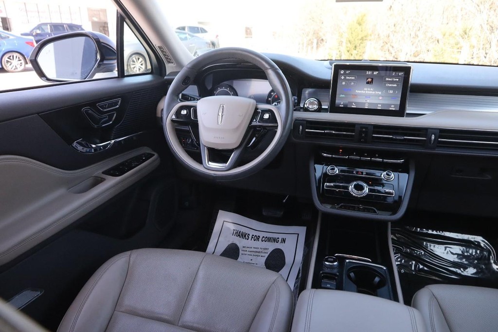 Lincoln Corsair Vehicle Full-screen Gallery Image 24