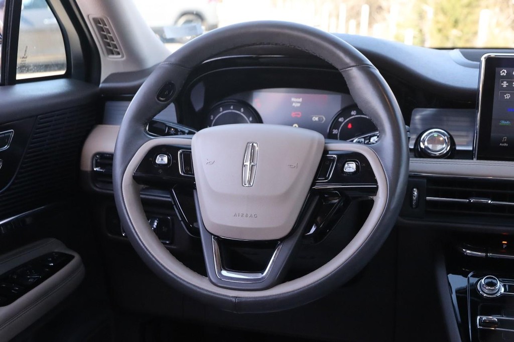 Lincoln Corsair Vehicle Full-screen Gallery Image 25