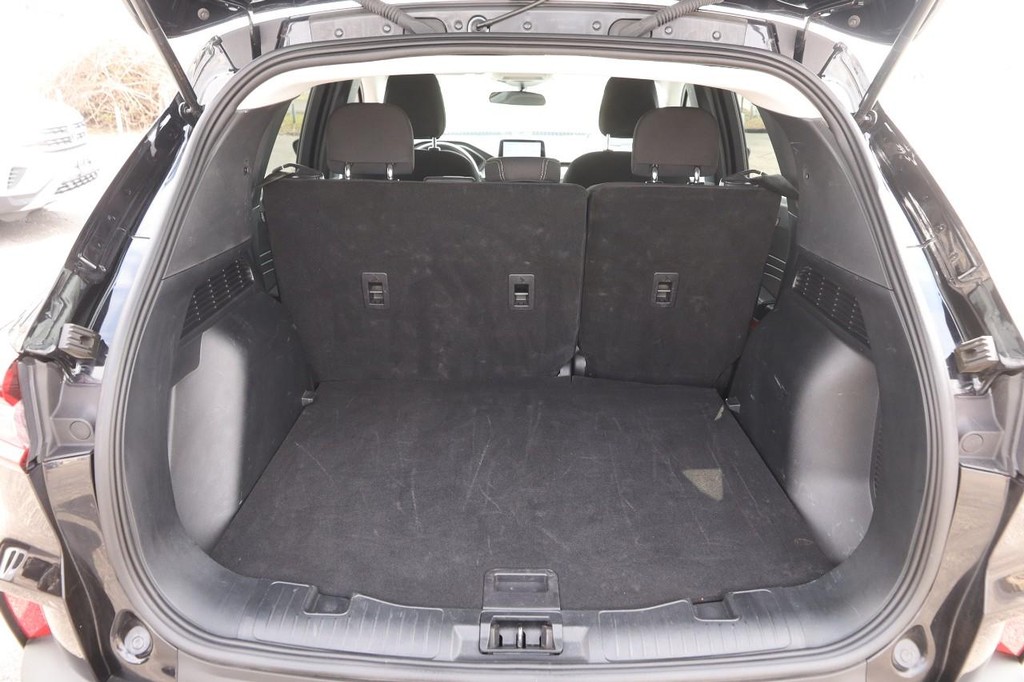 Ford Escape Vehicle Full-screen Gallery Image 7