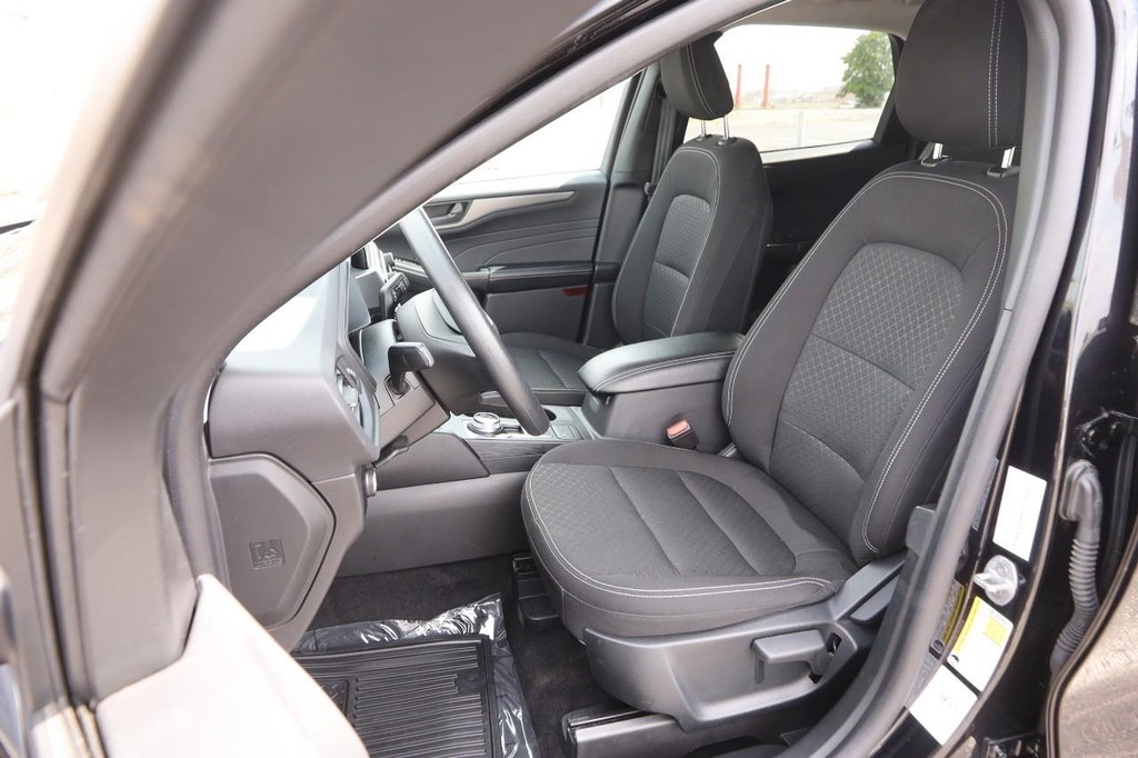 Ford Escape Vehicle Full-screen Gallery Image 8