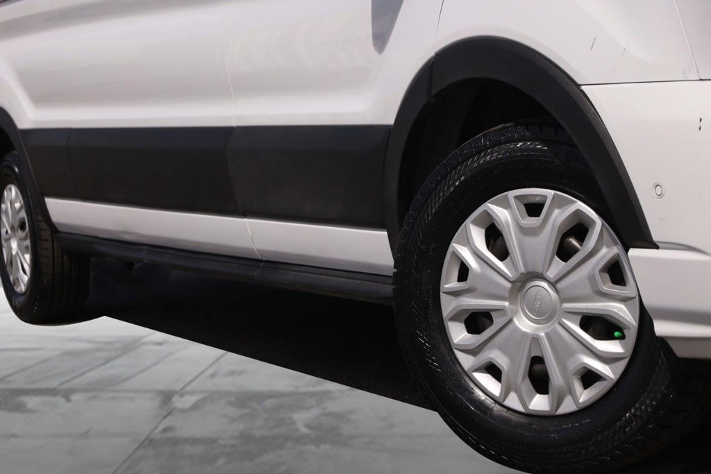 Ford Transit Passenger Wagon Vehicle Full-screen Gallery Image 3