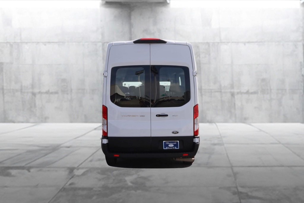 Ford Transit Passenger Wagon Vehicle Full-screen Gallery Image 6