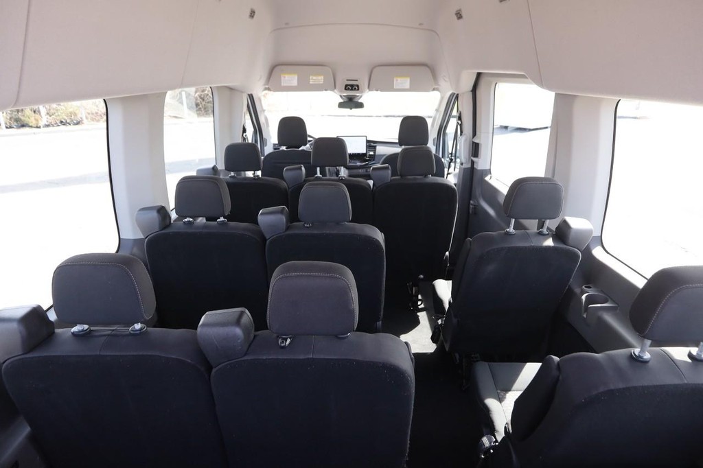 Ford Transit Passenger Wagon Vehicle Full-screen Gallery Image 8