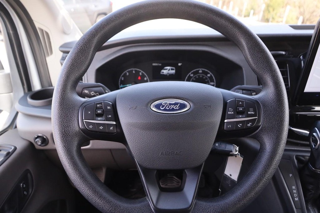 Ford Transit Passenger Wagon Vehicle Full-screen Gallery Image 11