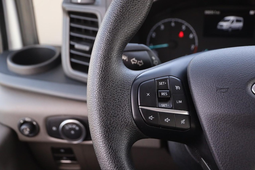 Ford Transit Passenger Wagon Vehicle Full-screen Gallery Image 12