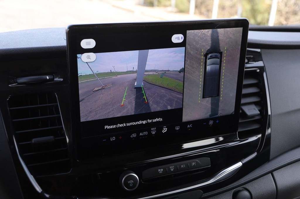 Ford Transit Passenger Wagon Vehicle Full-screen Gallery Image 16