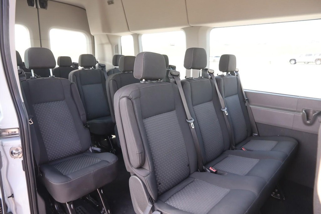 Ford Transit Passenger Wagon Vehicle Full-screen Gallery Image 24