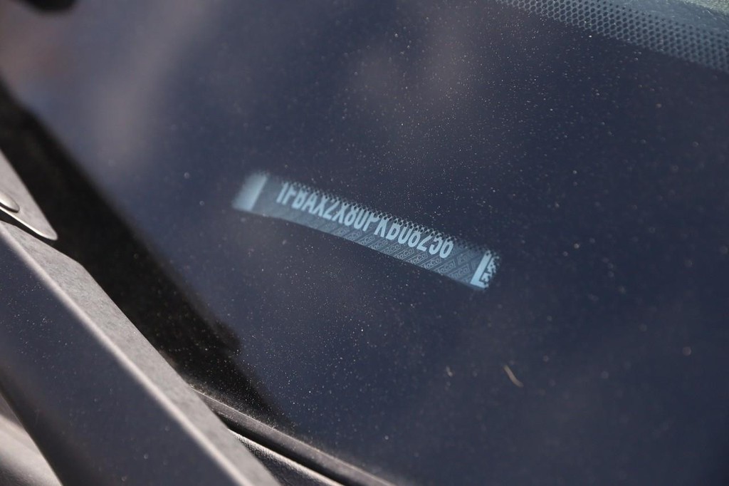 Ford Transit Passenger Wagon Vehicle Full-screen Gallery Image 28