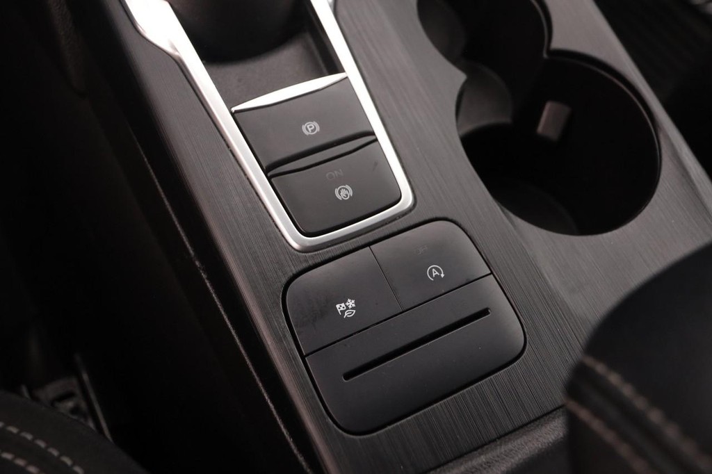 Ford Escape Vehicle Image 18