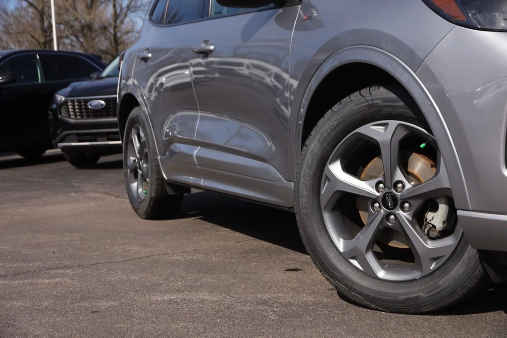 Ford Escape Vehicle Image 03