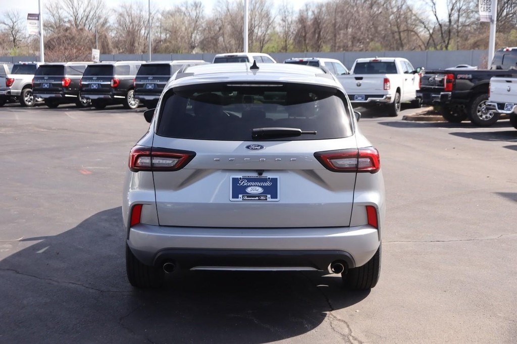 Ford Escape Vehicle Image 06