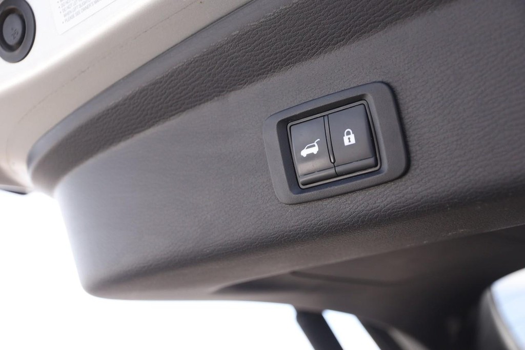 Mitsubishi Outlander Vehicle Image 08