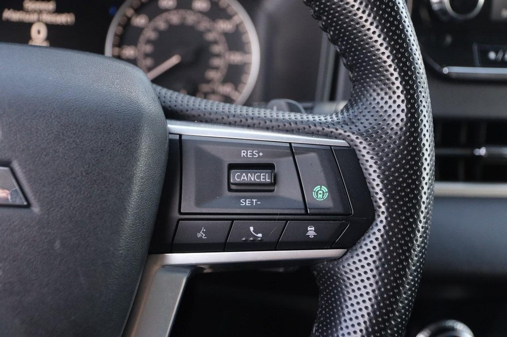 Mitsubishi Outlander Vehicle Image 14