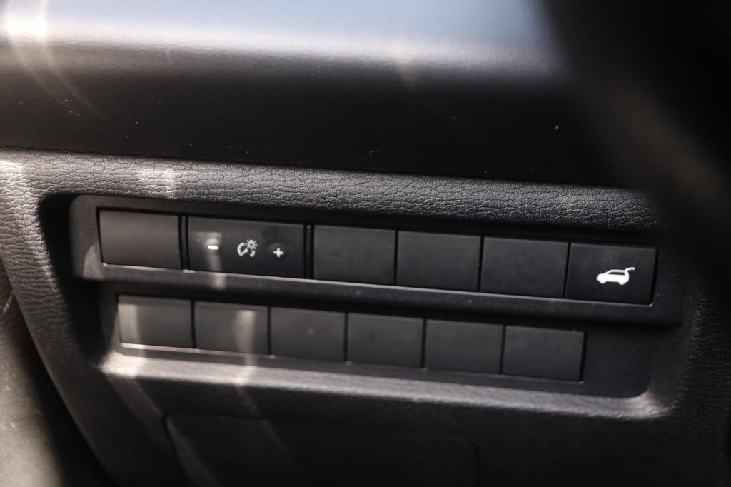 Mitsubishi Outlander Vehicle Image 22