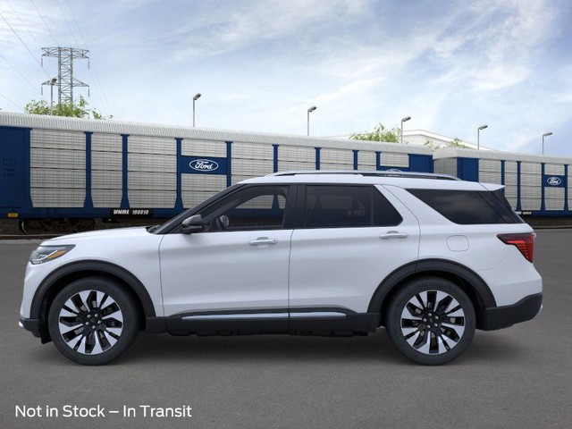 Ford Explorer Vehicle Image 03