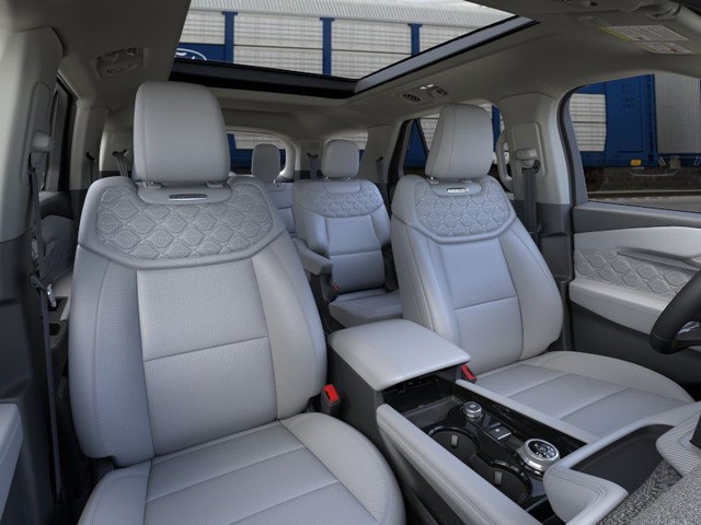 Ford Explorer Vehicle Image 10