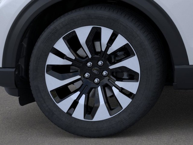 Ford Explorer Vehicle Image 19