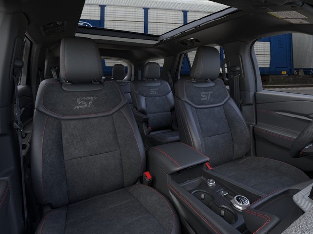 Ford Explorer Vehicle Image 10