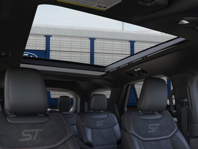 Ford Explorer Vehicle Image 22