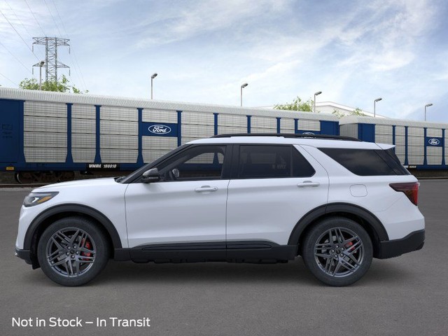 Ford Explorer Vehicle Image 03