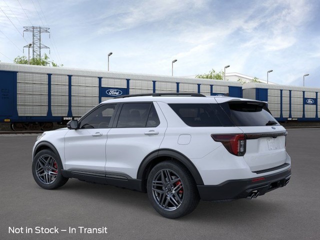 Ford Explorer Vehicle Image 04