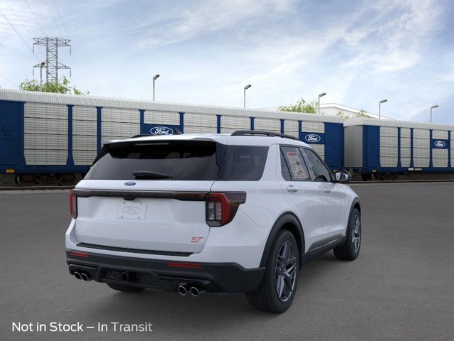Ford Explorer Vehicle Image 08