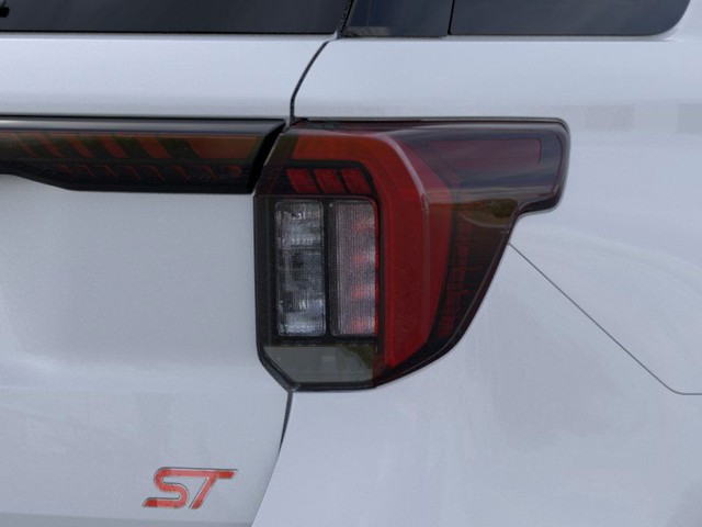 Ford Explorer Vehicle Image 21