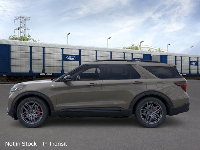Ford Explorer Vehicle Image 03