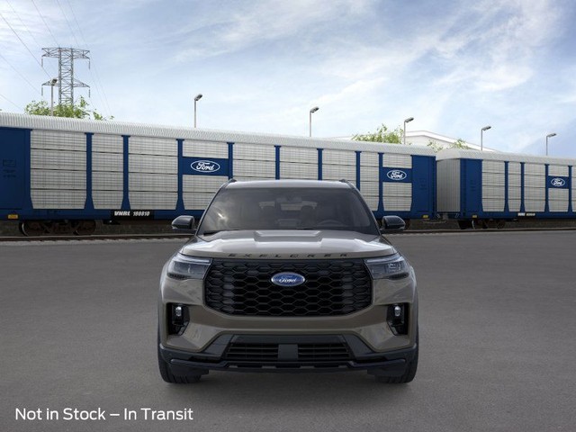 Ford Explorer Vehicle Image 06